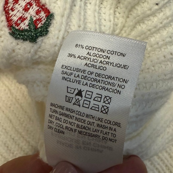 Lucky Brand Women's White Strawberry Embroidered Knit Sweater XL - Picture 5 of 5